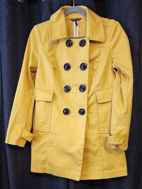 Daisy Fuentes Women’s S Mustard Yellow Coat – Double Breasted Jacket (Cosplay)